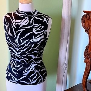 NICOLA sleeveless top